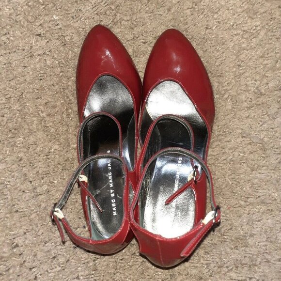 MARC BY MARC JACOBS-Deep Red Patent Pumps-Ankle/MaryJane Strap-Sz 40-Near Mint - Picture 6 of 7